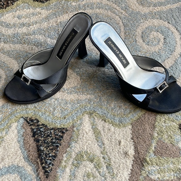 Black dressy heels size 7 by Jennifer Moore - Picture 4 of 8